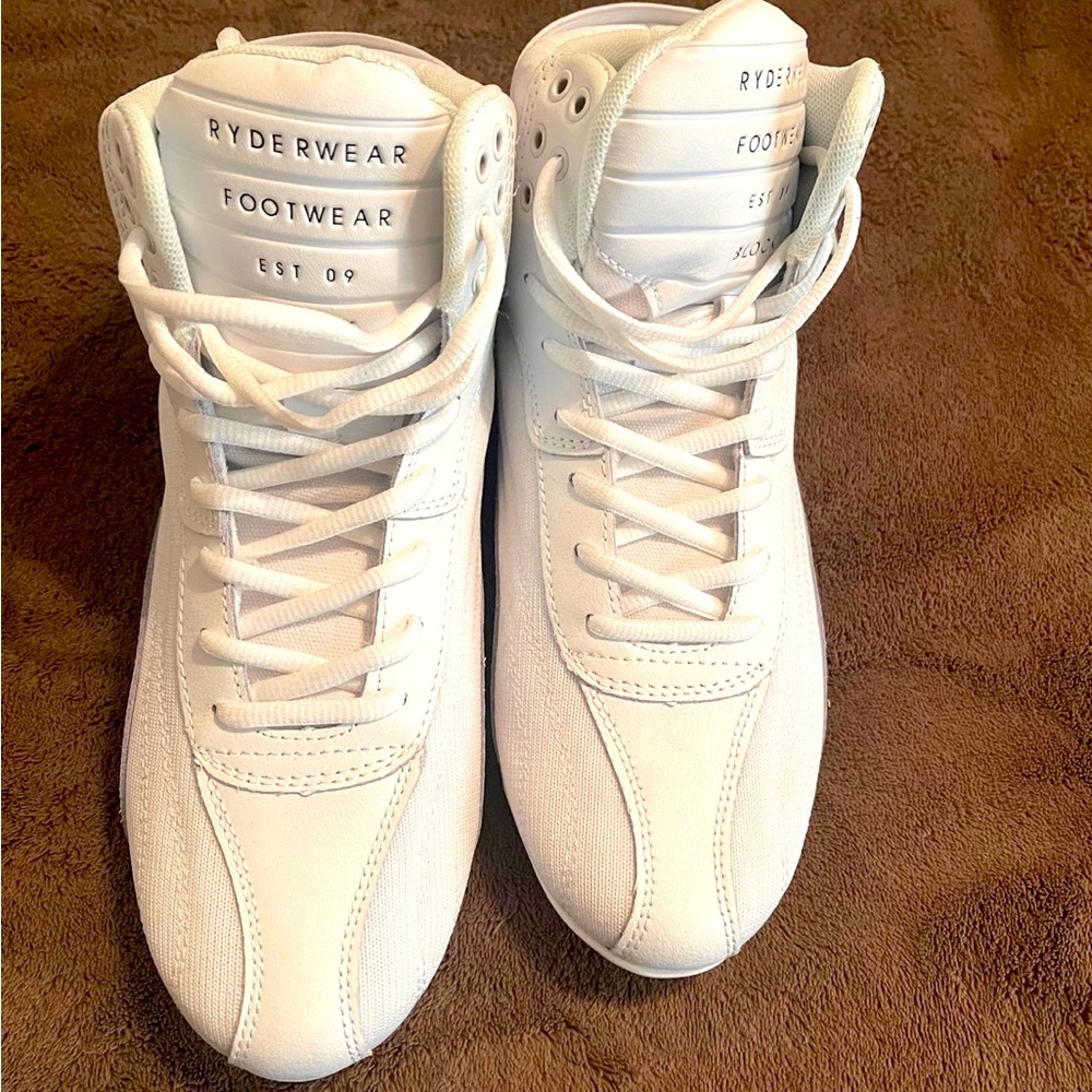 NWOT - RYDERWEAR UNISEX MENS SZ 7